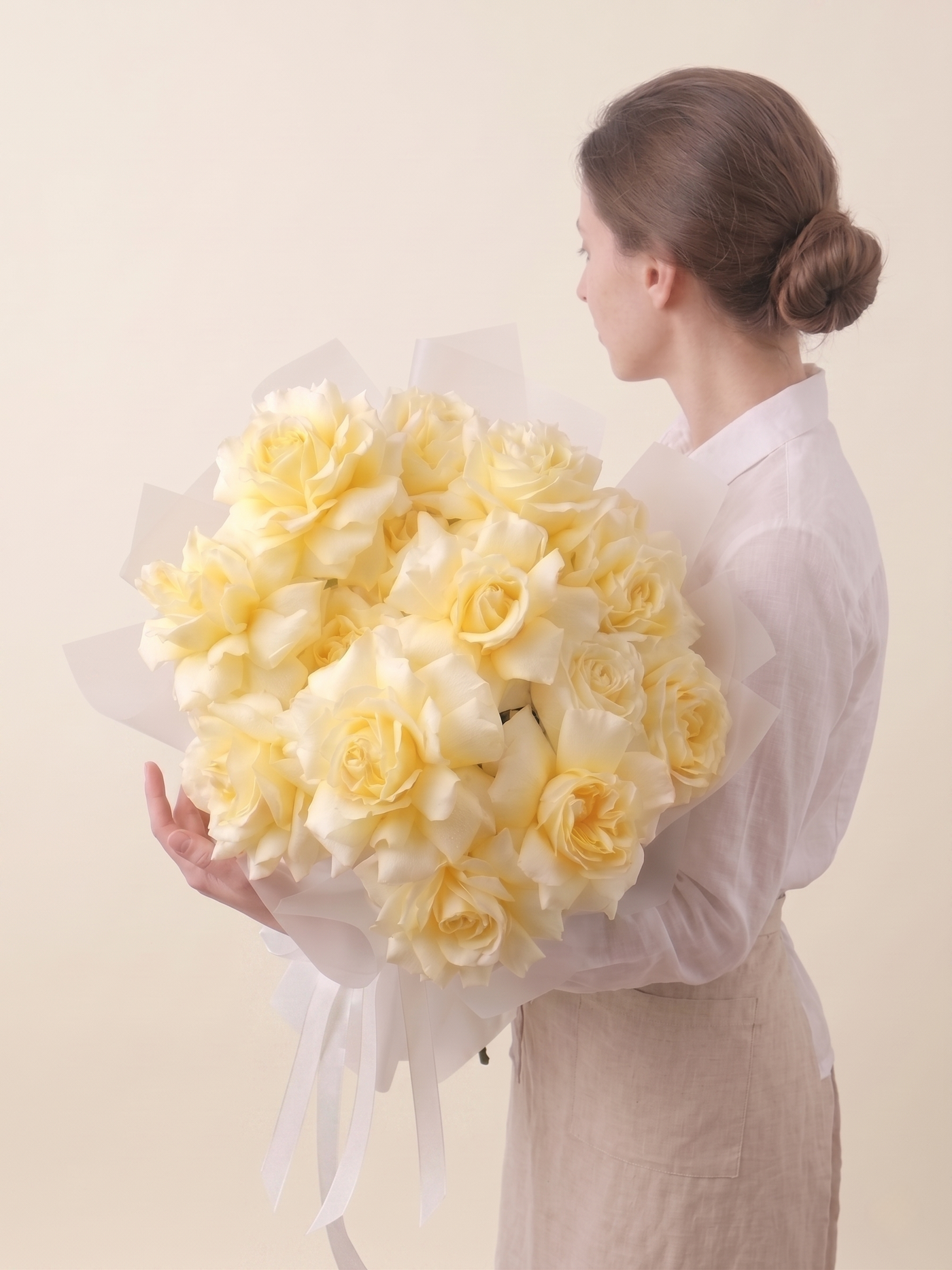 White Franch Rose close-up arrangement